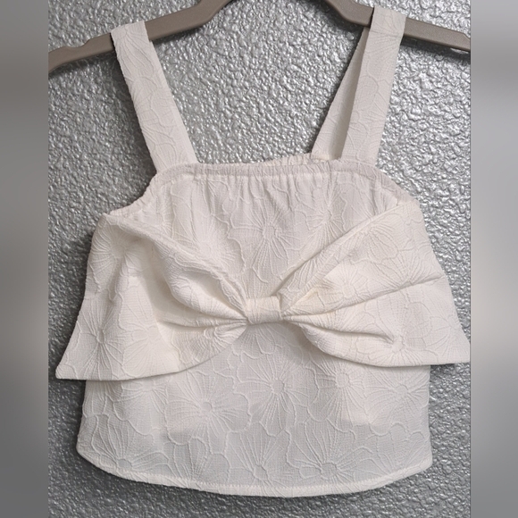 White Top With A big Bow Size 6-9mo. - Picture 1 of 7